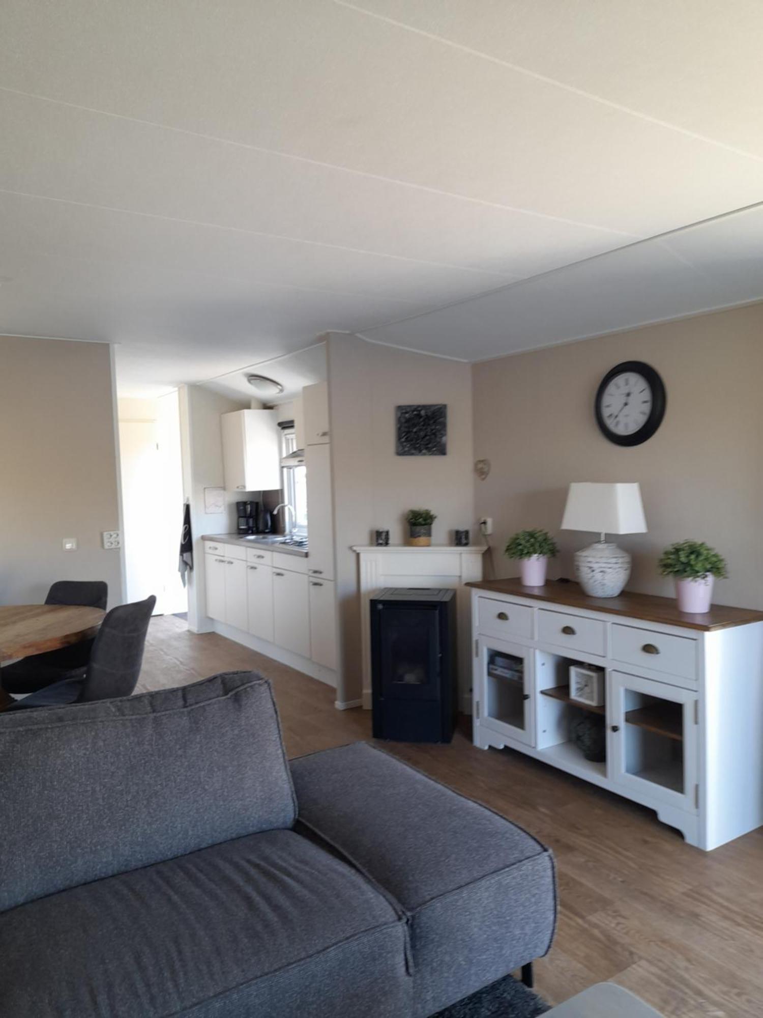Chalet Makkum C99B Met Prive Gelegen Tuin Aan Het Water Екстериор снимка