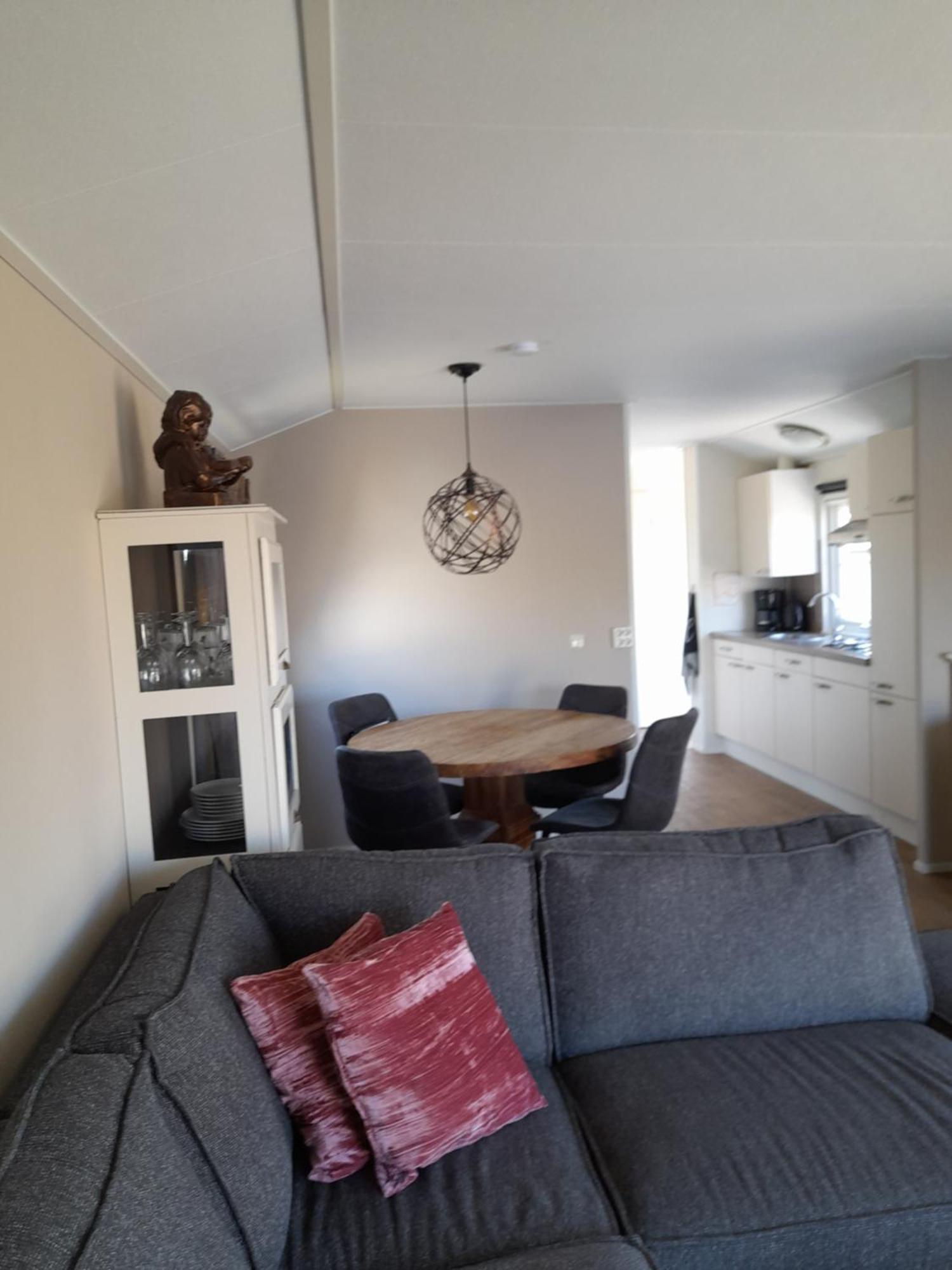 Chalet Makkum C99B Met Prive Gelegen Tuin Aan Het Water Екстериор снимка