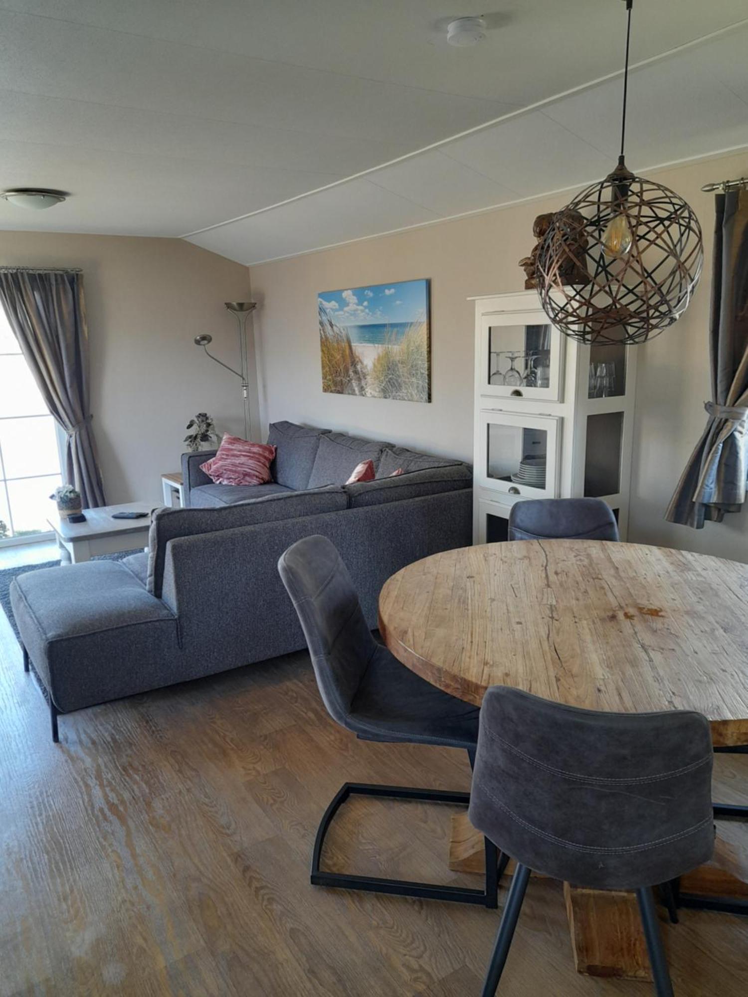 Chalet Makkum C99B Met Prive Gelegen Tuin Aan Het Water Екстериор снимка