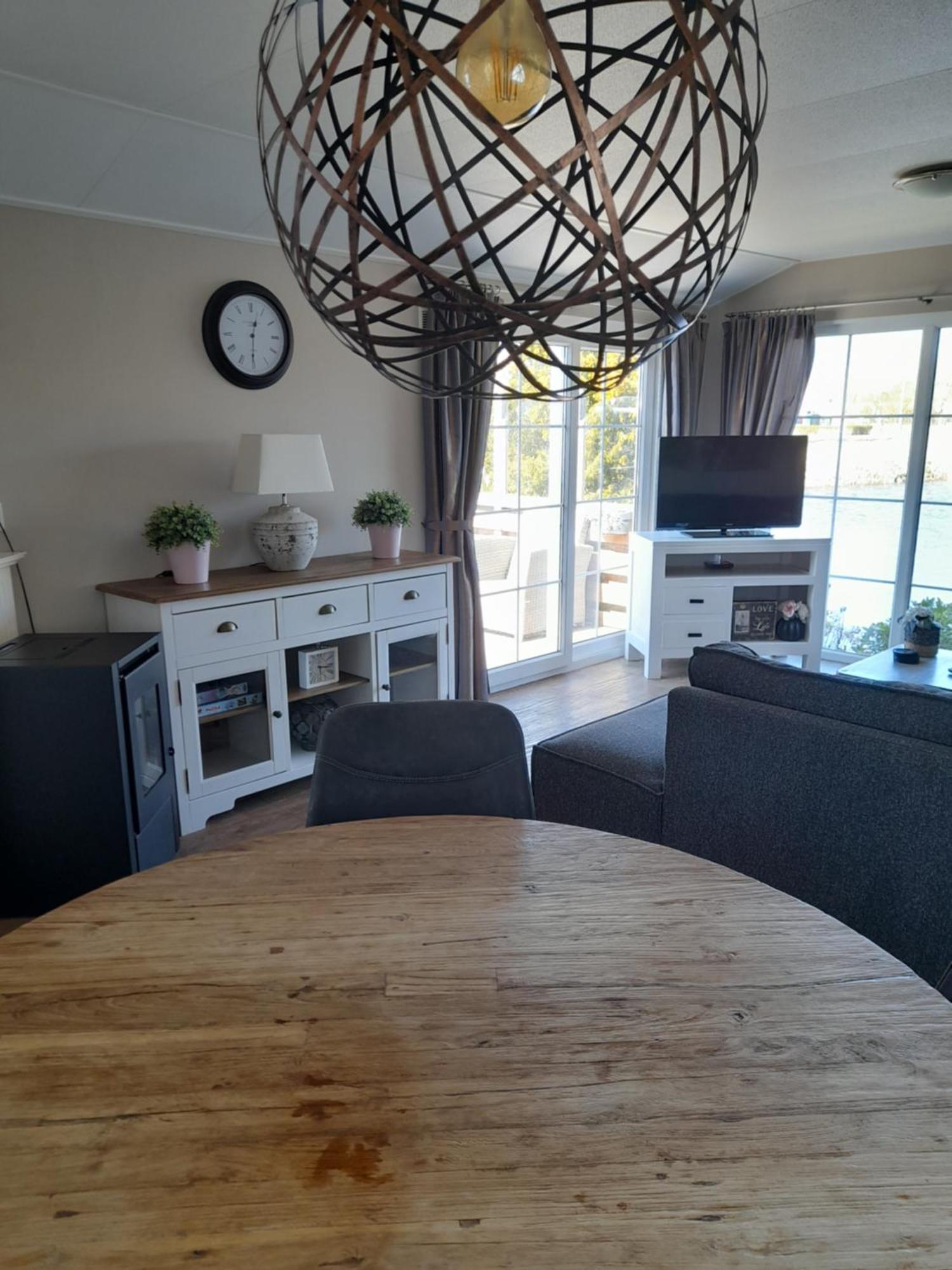 Chalet Makkum C99B Met Prive Gelegen Tuin Aan Het Water Екстериор снимка