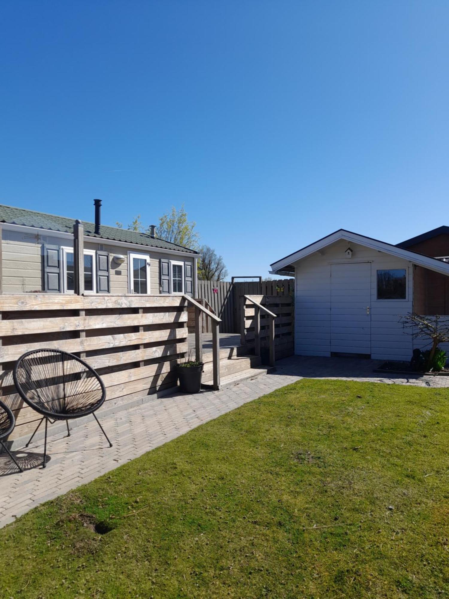 Chalet Makkum C99B Met Prive Gelegen Tuin Aan Het Water Екстериор снимка