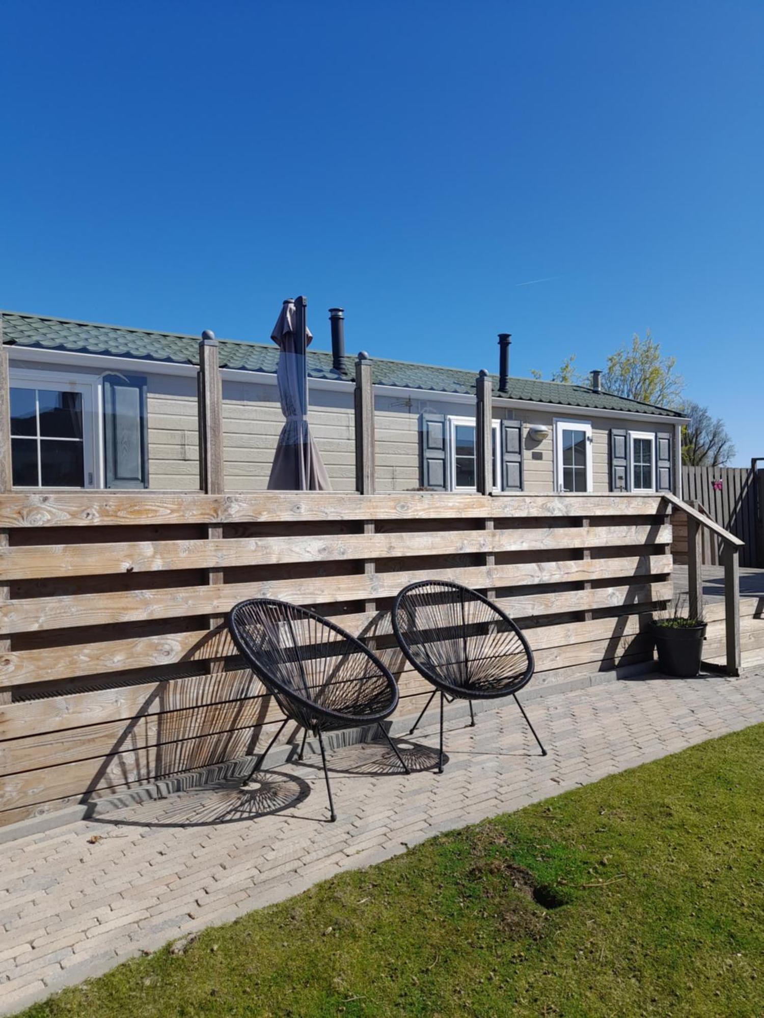 Chalet Makkum C99B Met Prive Gelegen Tuin Aan Het Water Екстериор снимка