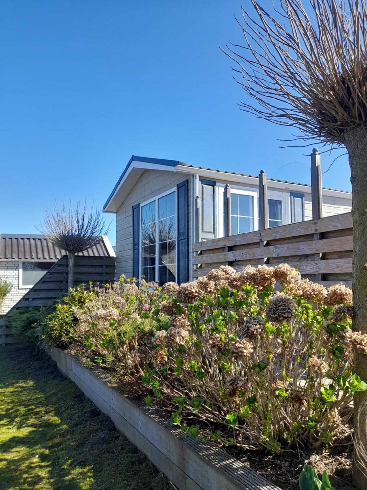 Chalet Makkum C99B Met Prive Gelegen Tuin Aan Het Water Екстериор снимка