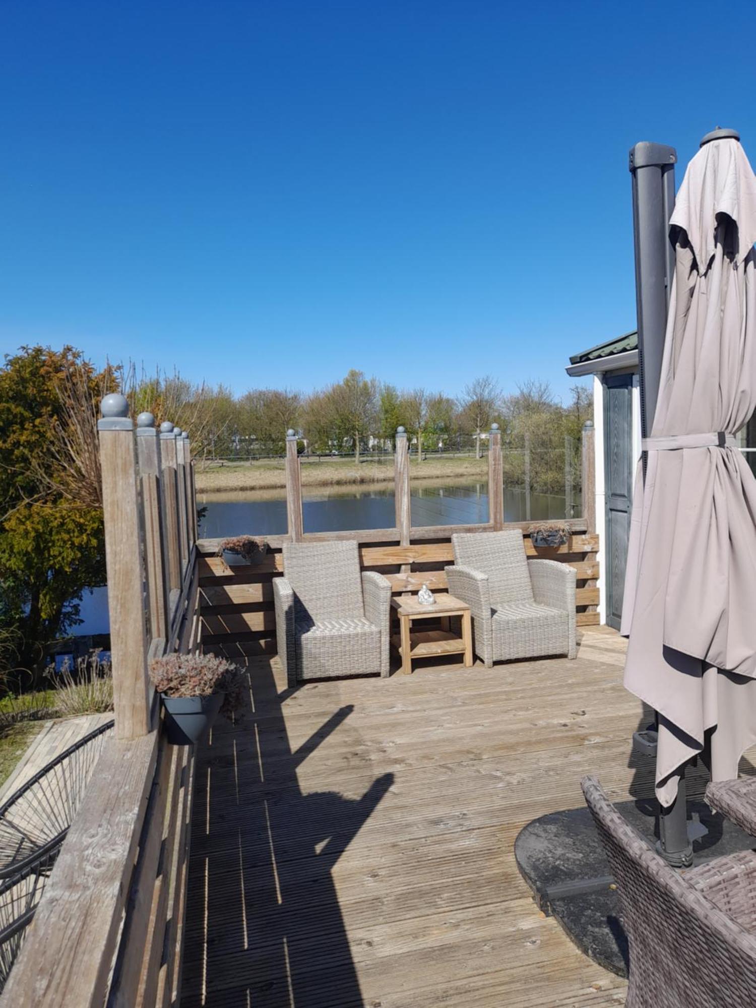 Chalet Makkum C99B Met Prive Gelegen Tuin Aan Het Water Екстериор снимка